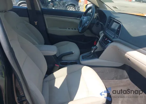 2018 Hyundai Elantra Value Edition z USA, uszkodzony, nr VIN 5NPD84LF3JH220108